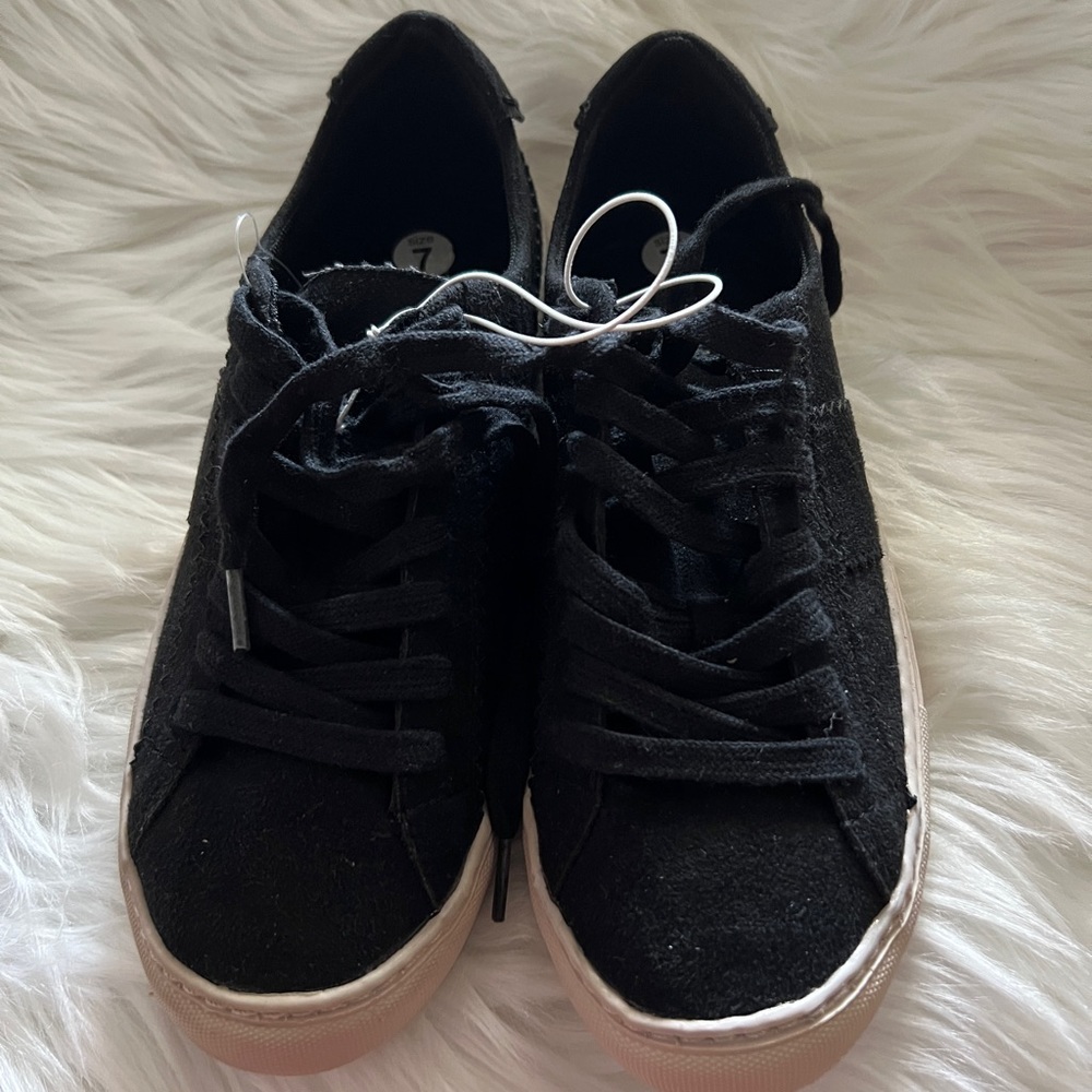 NWOT/BOX COCONUTS BY MATISSE SHOES SZ 7.